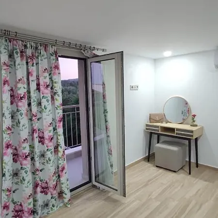 Oasis Apartments * Ύψος