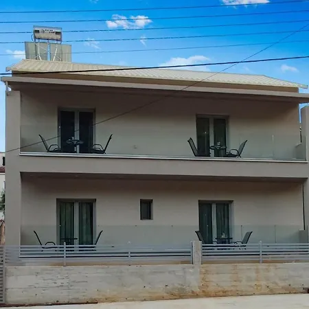 Oasis Apartments Apartment