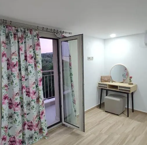 Oasis Apartments * Ipsos
